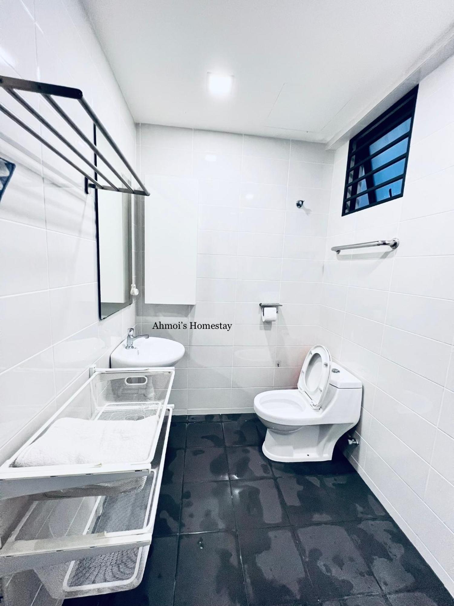 Cozy Style 2 Pax 名宿 - Landmark Residence 2- Free Wi-Fi, Free Parking, Youtube Каджанг Екстер'єр фото