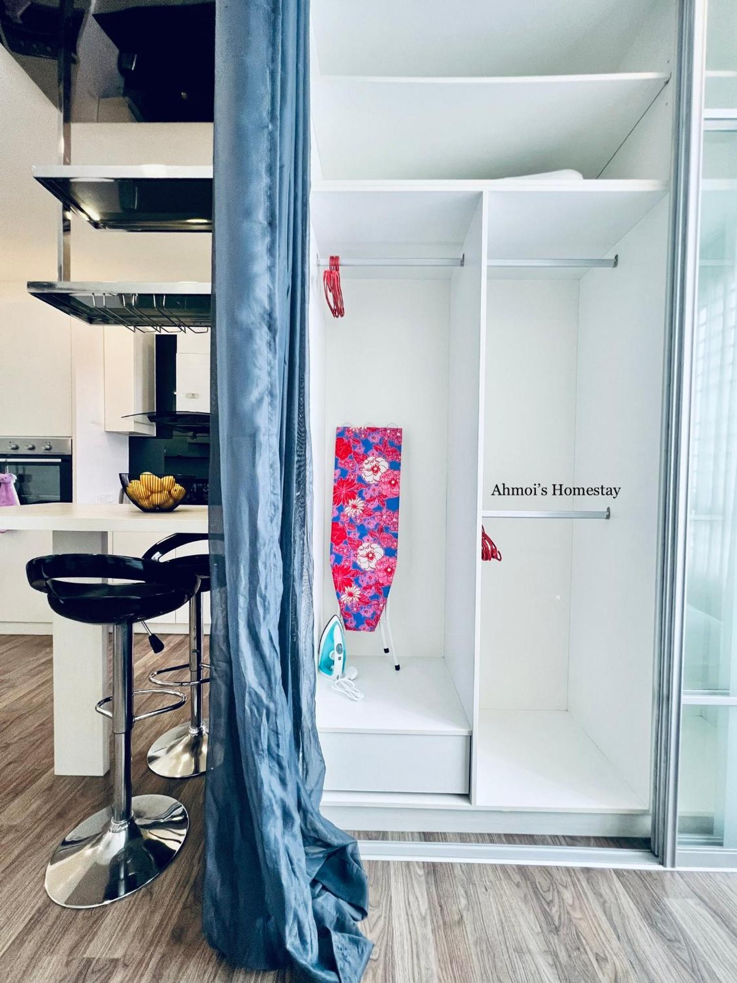 Cozy Style 2 Pax 名宿 - Landmark Residence 2- Free Wi-Fi, Free Parking, Youtube Каджанг Екстер'єр фото